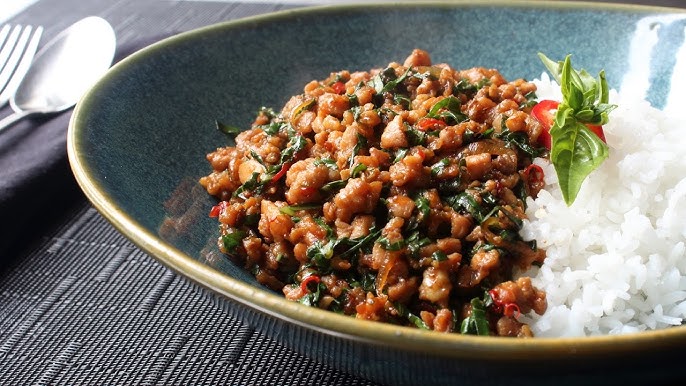 Pad Kra Pao Recipe | Thai Basil Chicken - YouTube