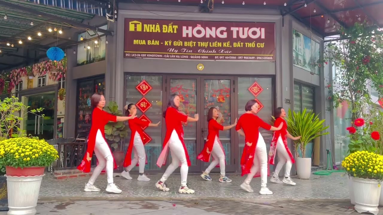 Kìa Tết Đang Sang 