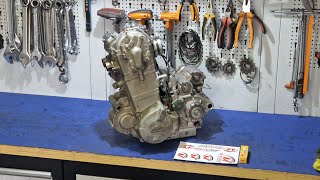 KTM 525 Engine Rebuild - Cambio pistone e gioco valvole PARTE 2