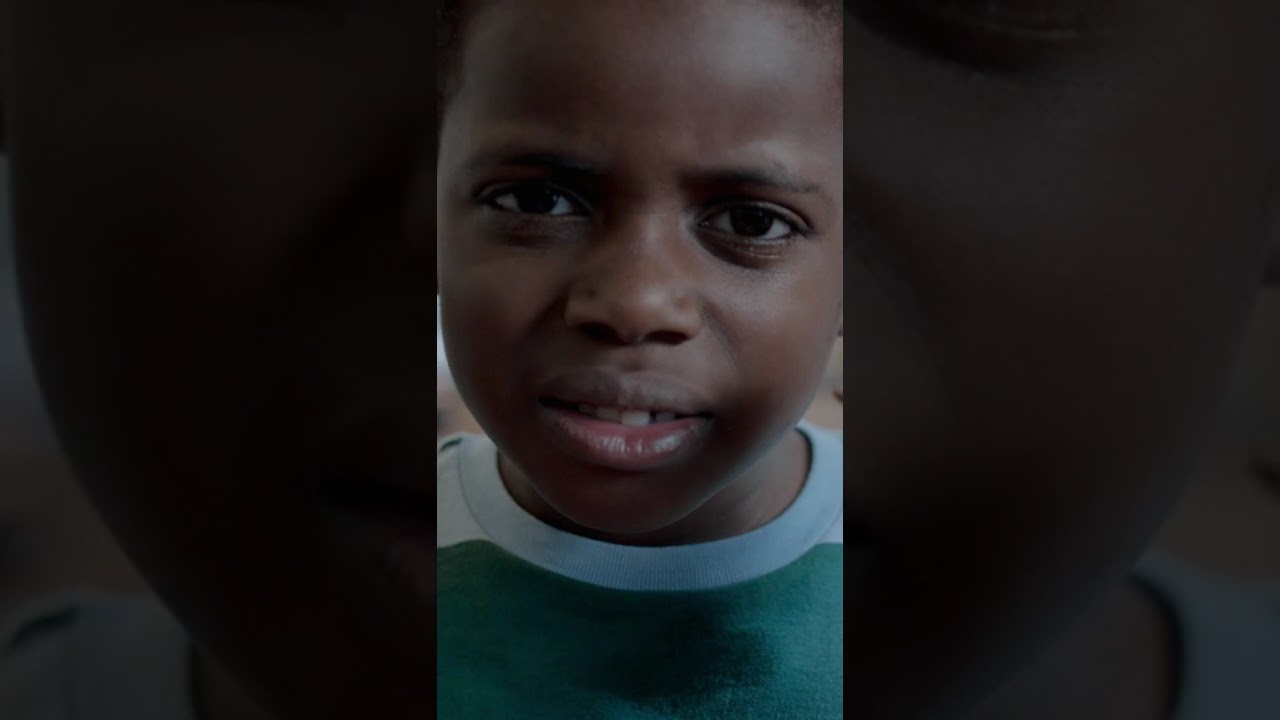 Omar Sy é o papai do ano em Shadow Force - Sentença de Morte