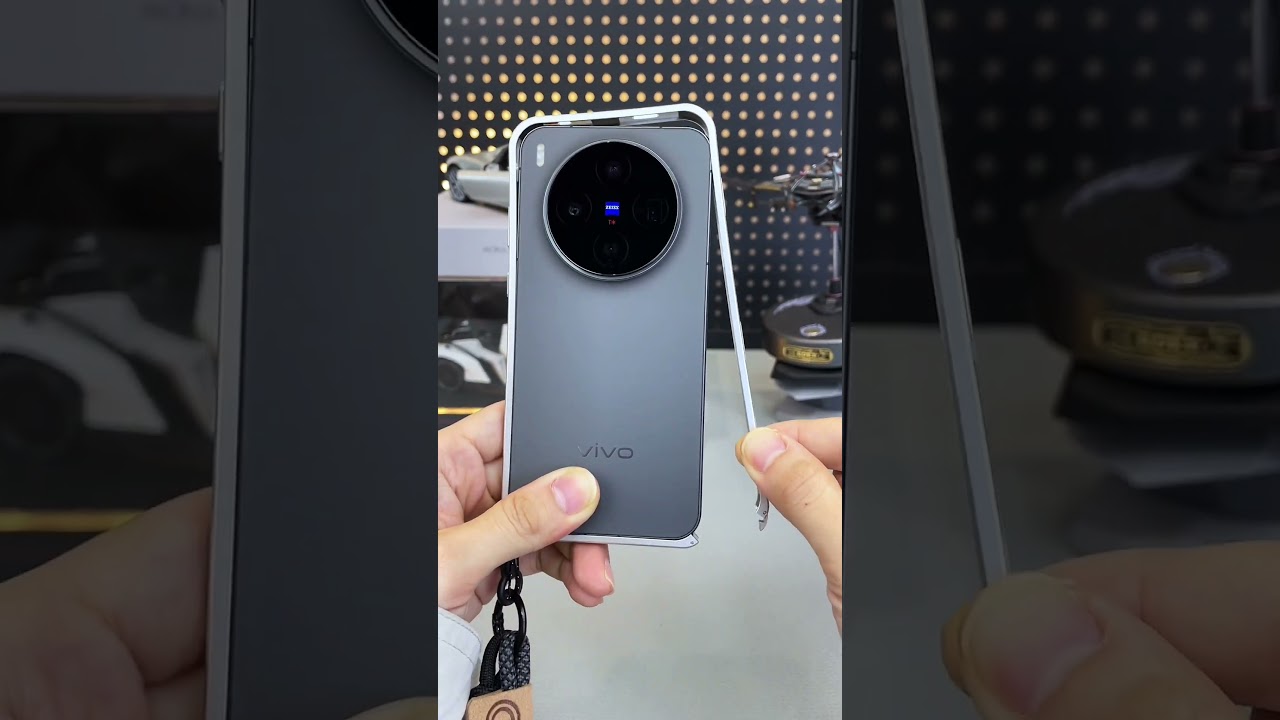 Vivo X300 Want a secure, unlocked phone? Choose a metal frame protective case. Simple design