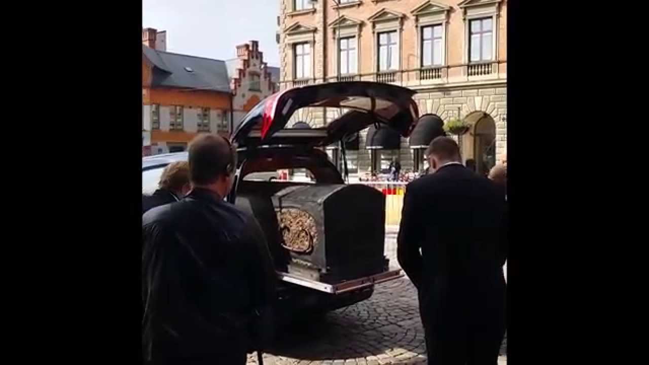 Peder Winstrups kista lämnar Lunds domkyrka