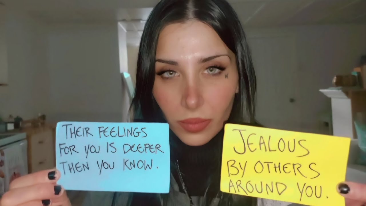 Чувства этого человека к тебе глубже, чем ты думаешь. Он обращается к экстрасенсам за информацией...