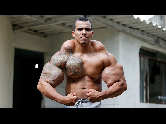 Bodybuilder Tries So Hard To Become The Hulk That He Turns His Images, Photos, Reviews