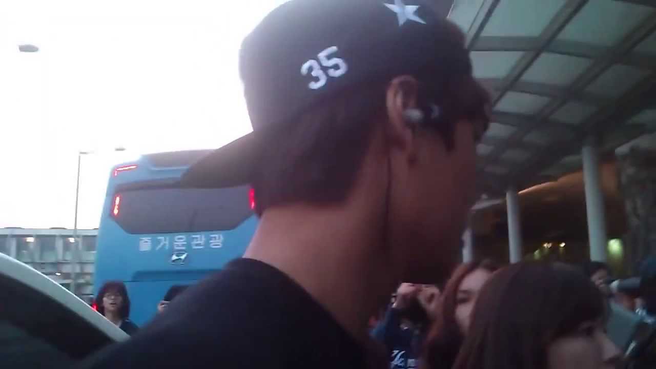 130415 Kai's calling for Sehun@ICN Airport so cute