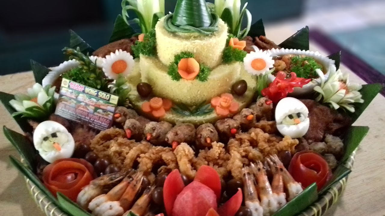 Kreasi unik cara menata garnish atau menghias Nasi Tumpeng 