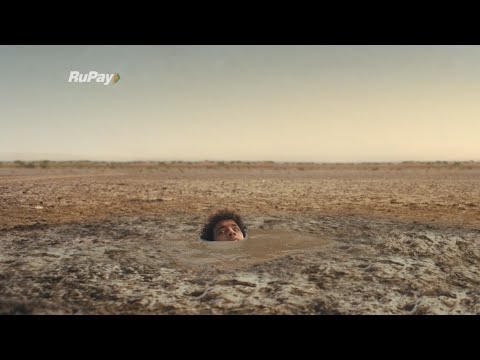 Stranded in the deep! Will someone be able to give a helping hand? | 20sec