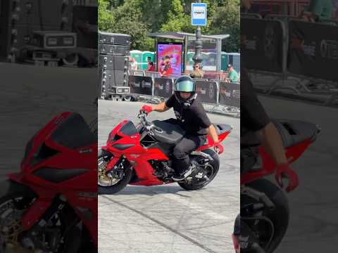 Дрифт на мотоцикле #стант #мото #дрифт #stunt #drift #moto #crazy #bikelife #bike