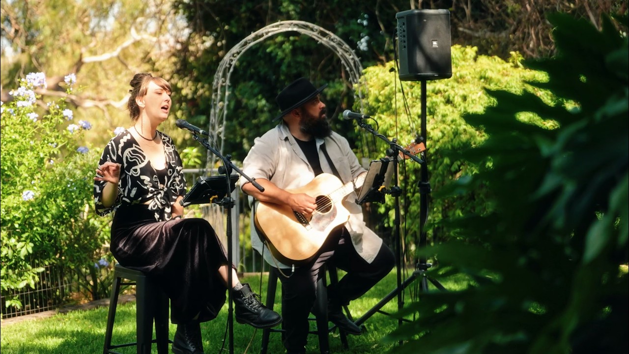 Our Favourite Acoustic Songs for Weddings (With Performance Videos)