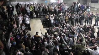 GUY DO A FRONTFLIP IN HALFPIPE
