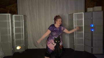 Poi Dance Day 236 A Thousand Miles 20251031 #poi #PoiSpinning #PoiDance #FlowArts #PoiTutorial 