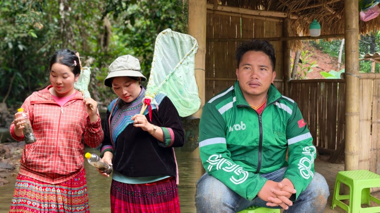 Viet is sad when Mila forgets her promise and goes with someone else - Ly Tieu Mila 