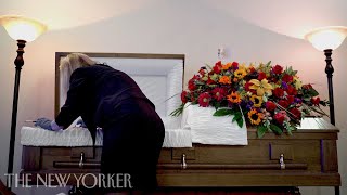 How a Funeral Director Helped Abandoned AIDS Patients in the South | The New Yorker Documentary screenshot 5