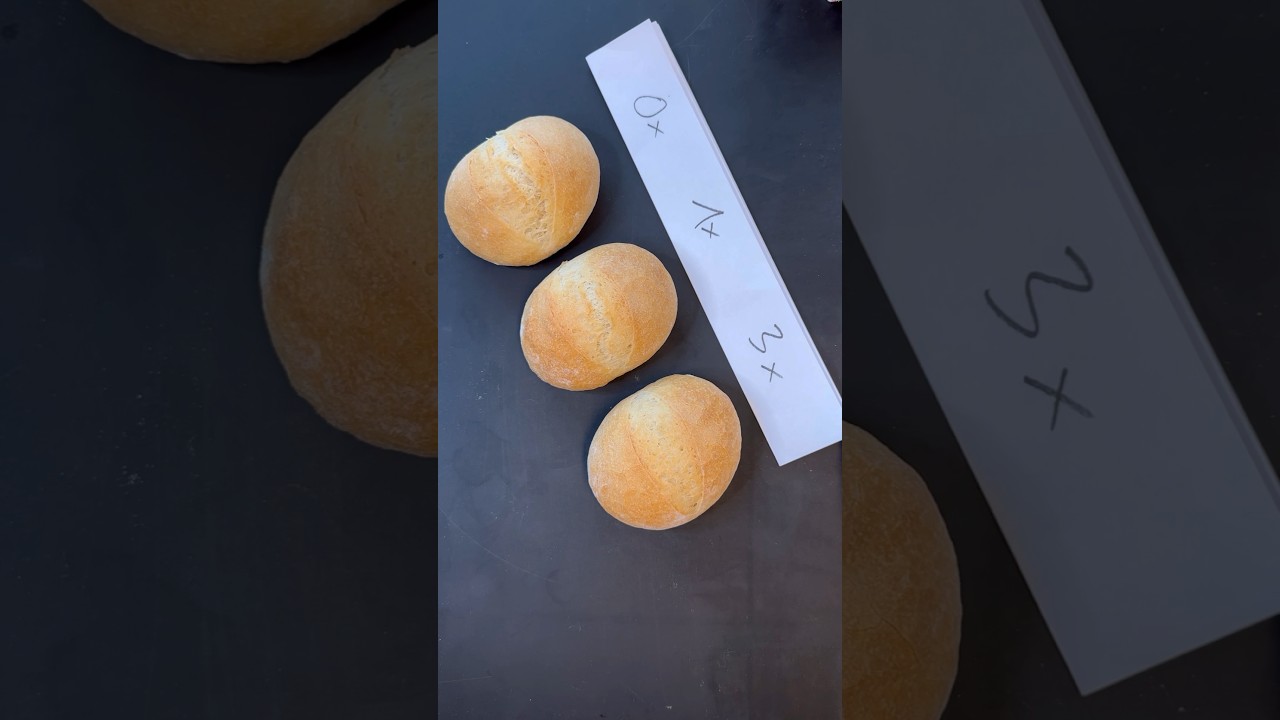 Welche Auswirkung hat Dehnen & Falten bei festem Brötchenteig? - YouTube Welche Auswirkung hat Dehnen & Falten bei festem Brötchenteig? - YouTube