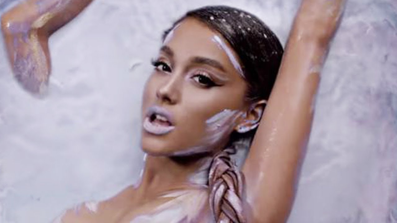 Ariana Grande Debuts NEW Lilac Hair + "GIAW"-Inspired Bath Bomb -...