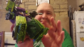 TW-C07A Toyworld Constructor - the Constucticons robot modes