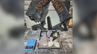 Man arrested in Schertz after cocaine, stolen firearms seized, sheriff’s office says