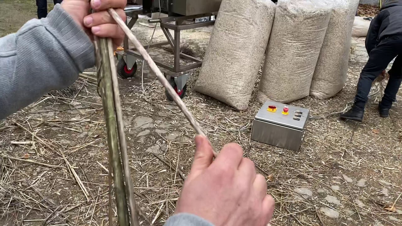 Hemp mini decorticator