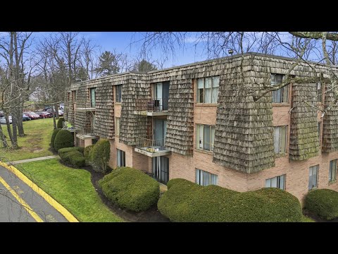 1115 Forest Green Drive, Coraopolis, PA home video tour