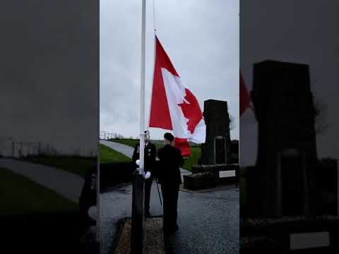 Video: Toen Het Esdoornblad Voor Het Eerst Op De Canadese Vlag Verscheen