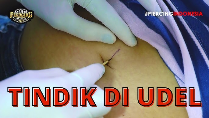 Internetda shishgan, chiqadigan nipellar haqida videolarni tomosha qiling. Qora ayolning qonli anusi