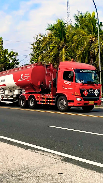 TRUK TANGKI PERTAMINA TRAILLER PANJANG DAN BESAR MUATAN PENUH #shorts #trending #viral