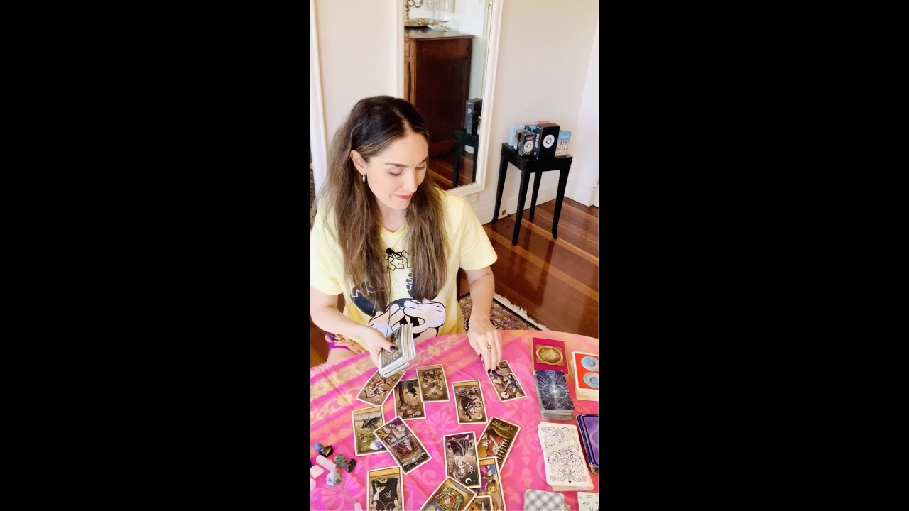 Taurus LOVE tarot Aug15-31. Slow n steady. They love you & wanna commit but anxious cos...the past.