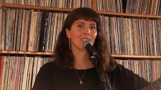 Amiria Grenell Performs Hollow Tree at The 13th Floor (Singles Session)