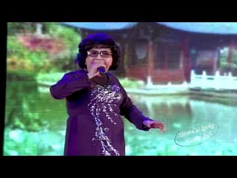 Tần Quỳnh khóc