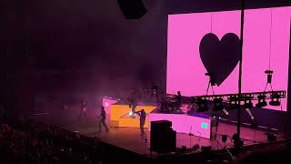 Bring Me The Horizon - Intro + Can You Feel My Heart LIVE at the Barclays Center Brooklyn, New York