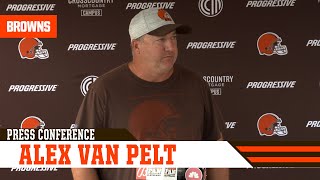Alex Van Pelt on Joel Bitonio: "He's the leader of that line"
