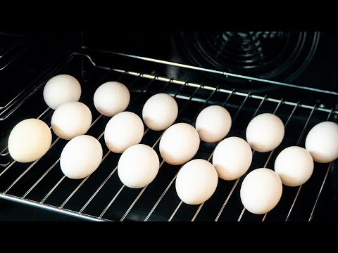 Яичная запеканка с хлебом, сыром и беконом