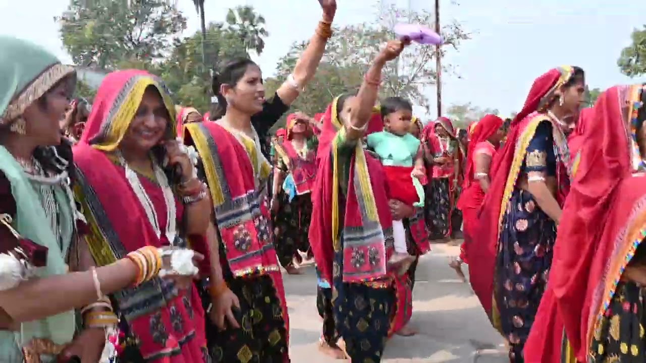 આદિવાસી વિસ્તારમાં નાચવા ની કળા ઇન્જોય 😍😘💞✨#viralvideo #supar 🏹💥❤️‍🔥✨🥰📷💌