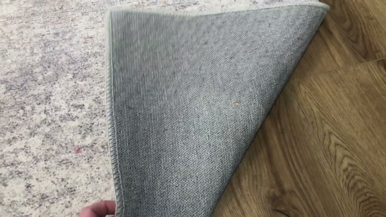 Transform Your Space with This Area Rug! Cozy and Stylish