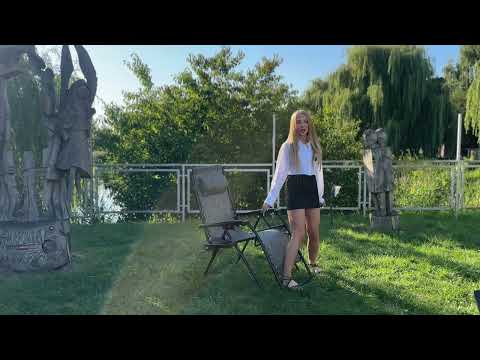 Крісло-шезлонг розкладне Leobro Zero Gravity зі столиком, сірий, відео 1