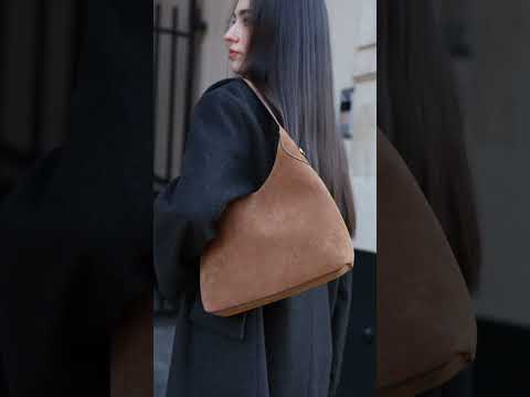 Сумка жіноча Brooklyn Shoulder Bag 28 Honey Brown Suede, видео 2