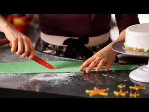 Use Fondant to Decorate Christmas Cake | Cake Decorating