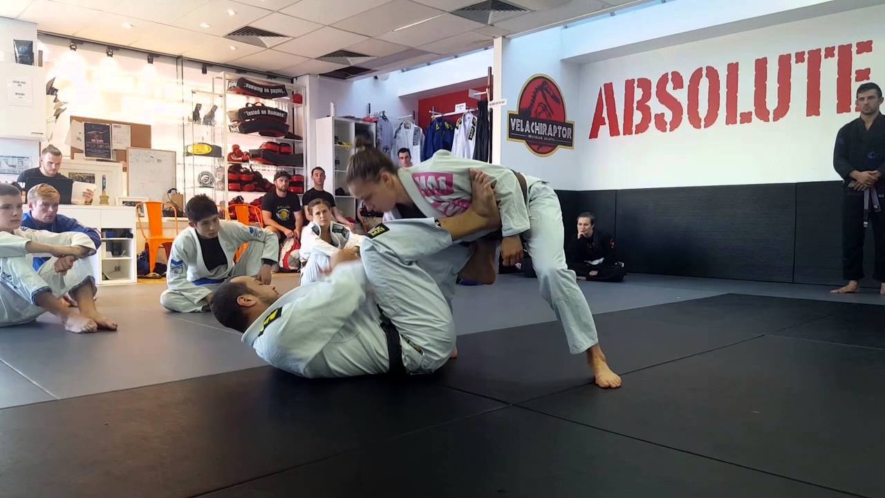 Cross sleeve sit up sweep from de la riva - YouTube