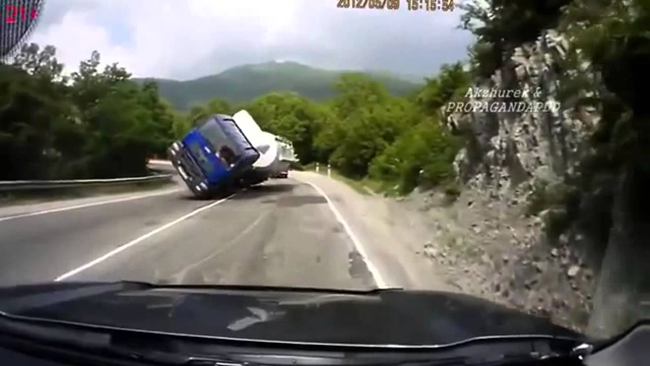 Смотреть аварии машин