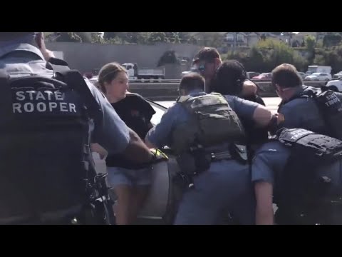 Protesters shut down Southbound I-5, resisting arrest by WA State Troopers turned violent