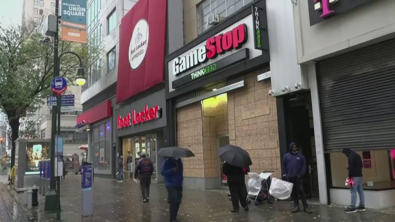Robinhood restricts stock trading in GameStop