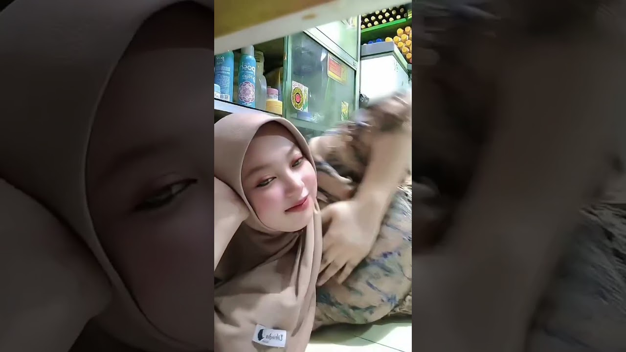 Jilbab Cantik Buba buka an saat warung sepi #hijabehaya #viralvideo #cewekcantik #livestream #fyp