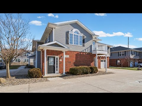 102 Essex Ln unit 10, Savoy, IL home video tour