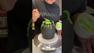 Witch’s cauldron - perfect Halloween cake 👁💚