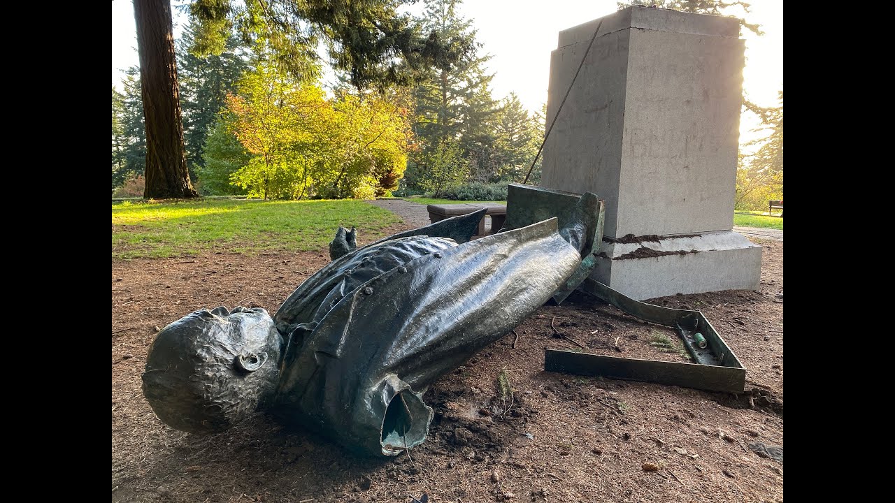 Portland rioters destroy seventh statue