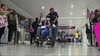 Honor Flight event welcomes back veterans to Miami airport