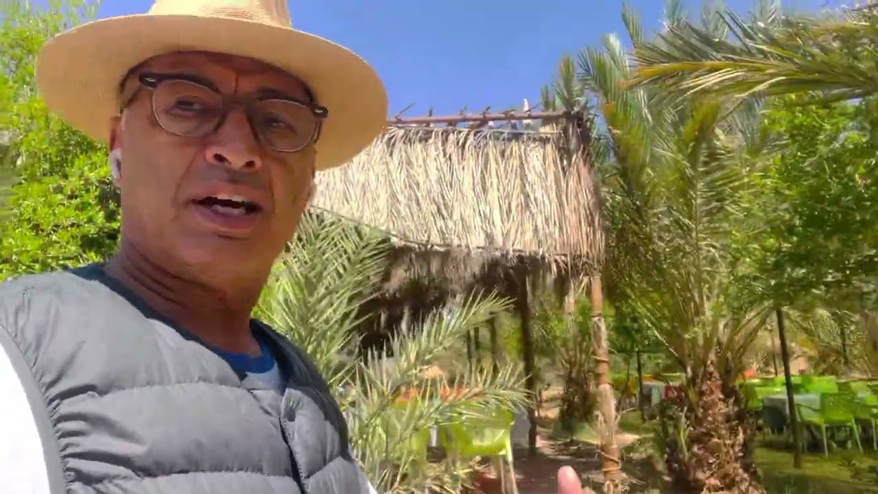 Un bon cadre entre Erfoud et Tinghir au café touroug