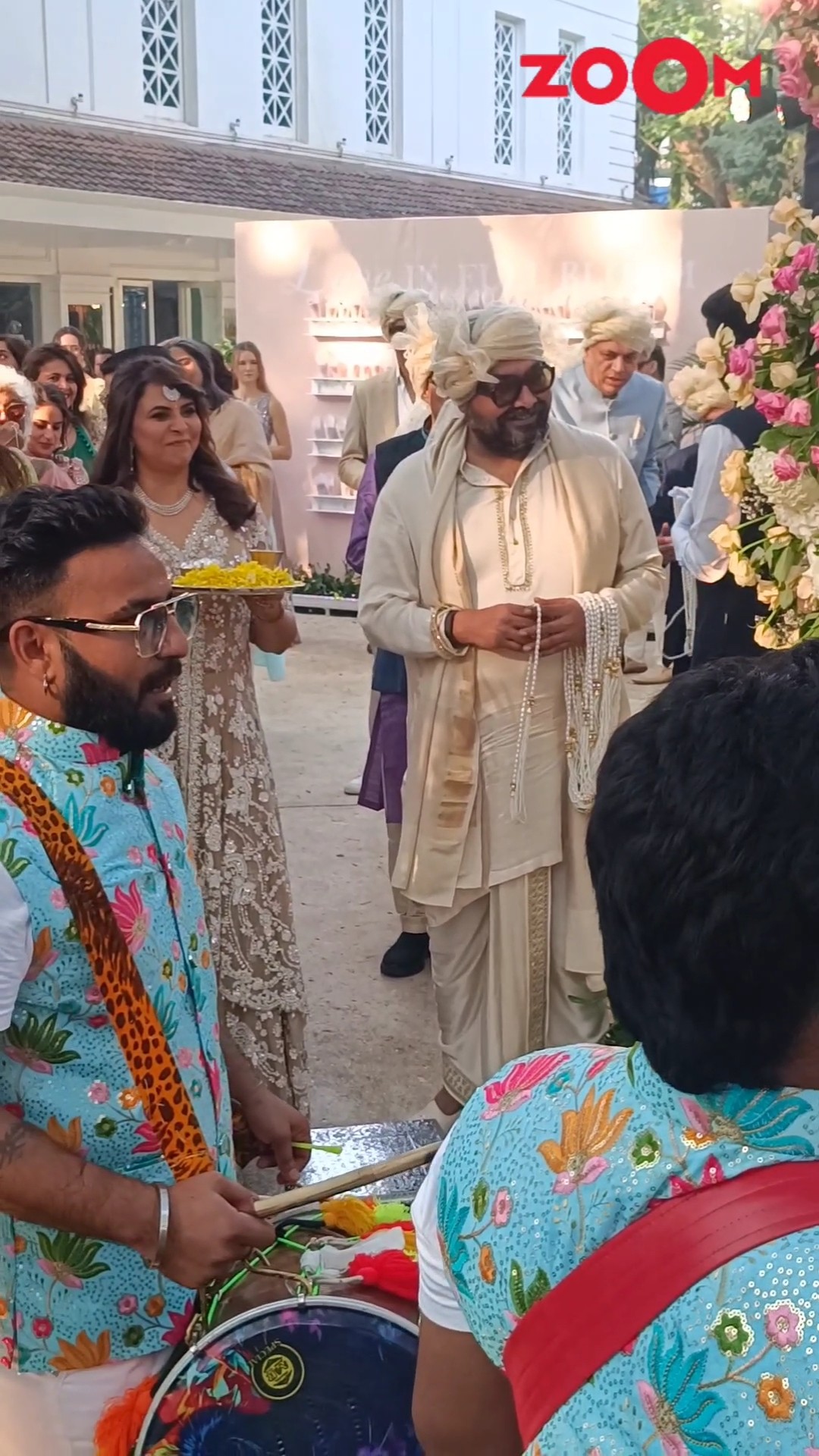 Anurag Kashyap GRAND welcome for daughter Aaliyah's baaratis ? #anuragkashyap #shorts