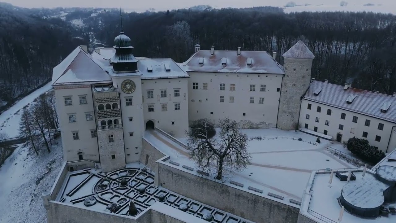 Winter Castle Aerial | Poland in 4K #polska #drone #castle #winter 