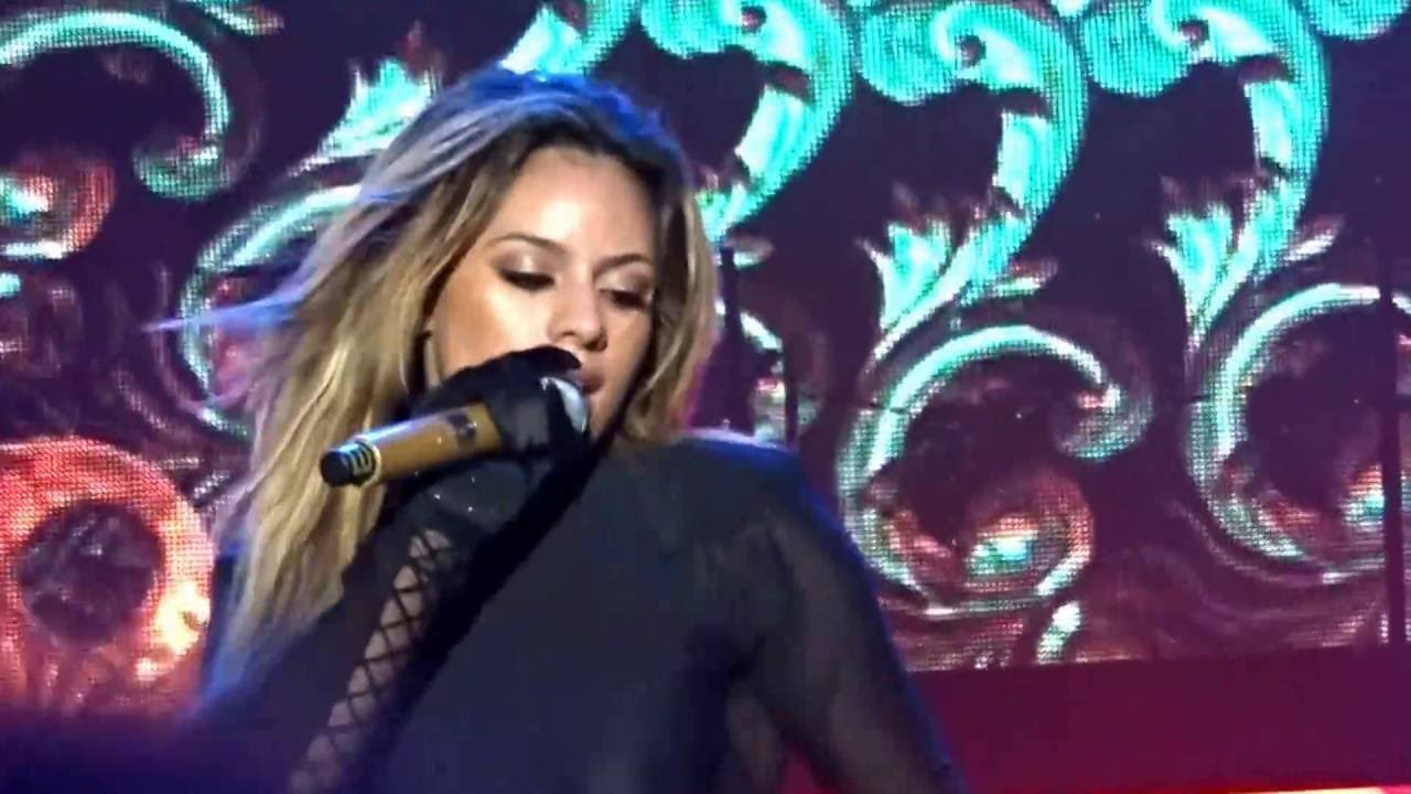 Fifth Harmony - Voicemail/Worth It (In Chicago)